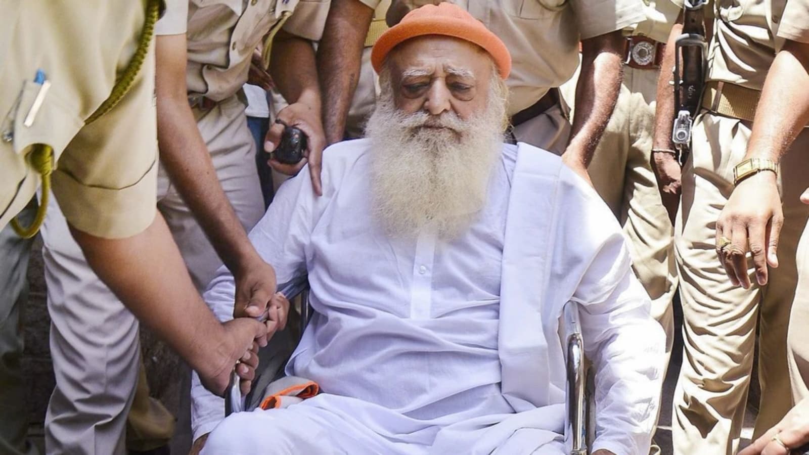 Asaram Bapu challenges rape sentence, Supreme Court seeks Rajasthan response