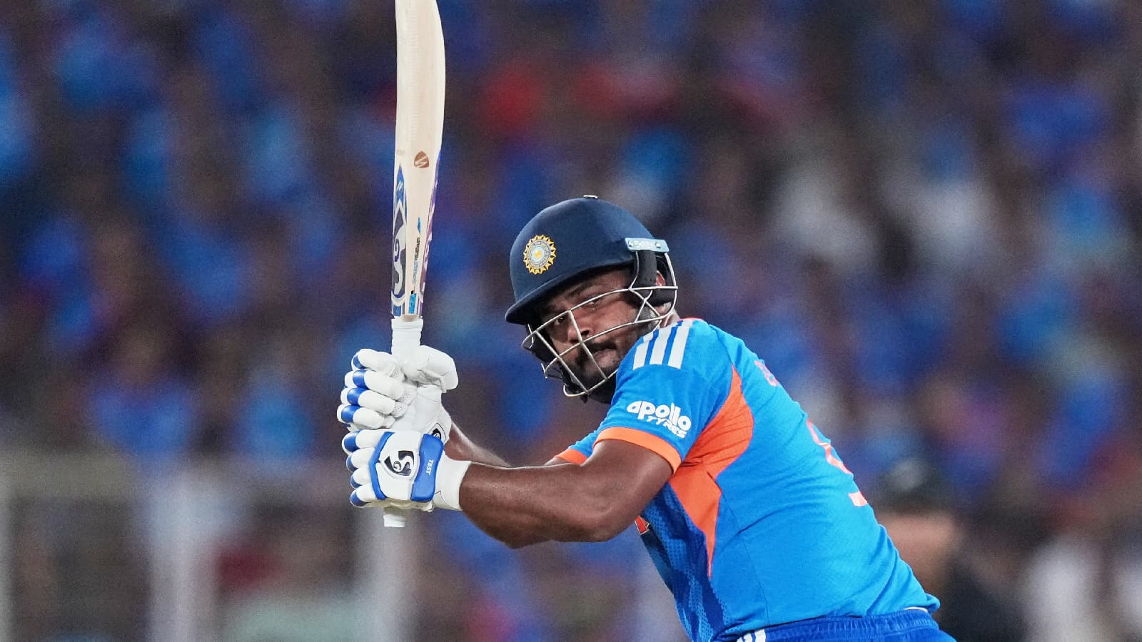 Pathan points out a technical flaw in Samsons batting: Take the ball away
