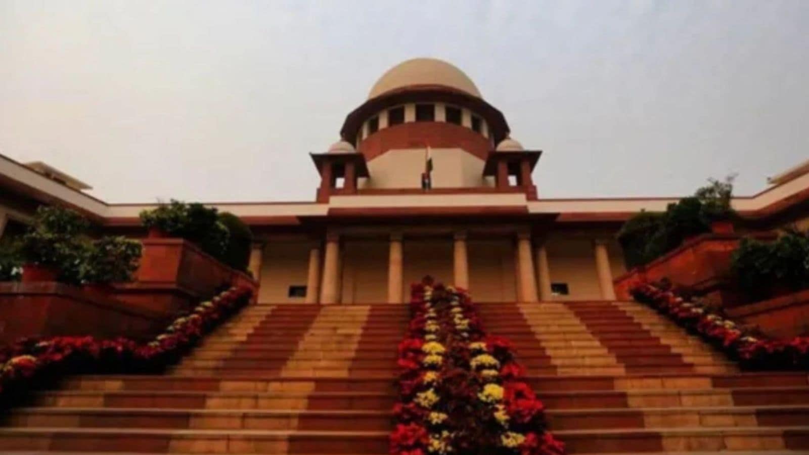 Supreme Court seeks HDFC CEOs response to Lilavati Trust’s challenge of order quashing FIR against him