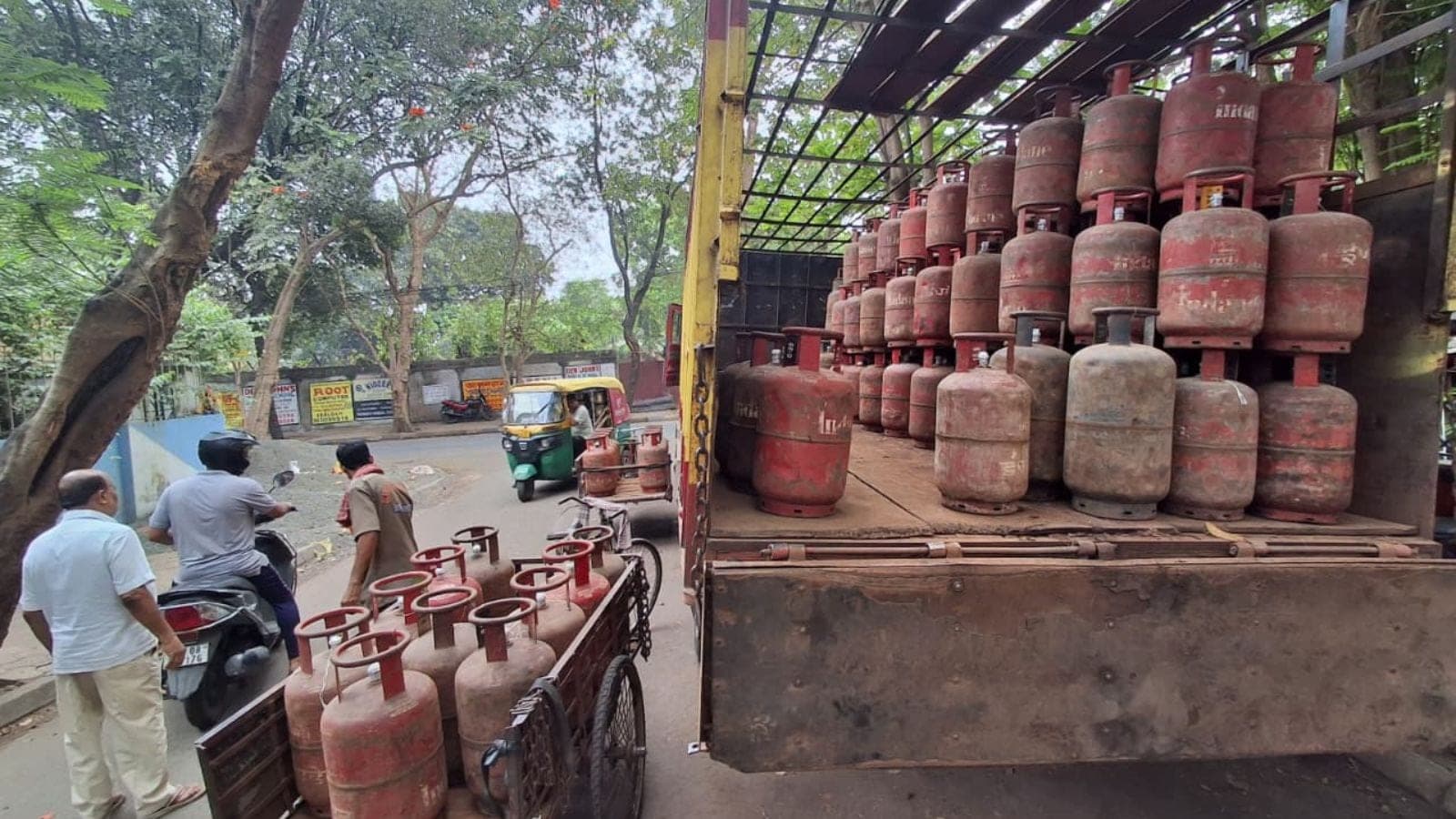 LPG delivery fraud: Indane, HP and Bharat Gas caution against OTP misuse