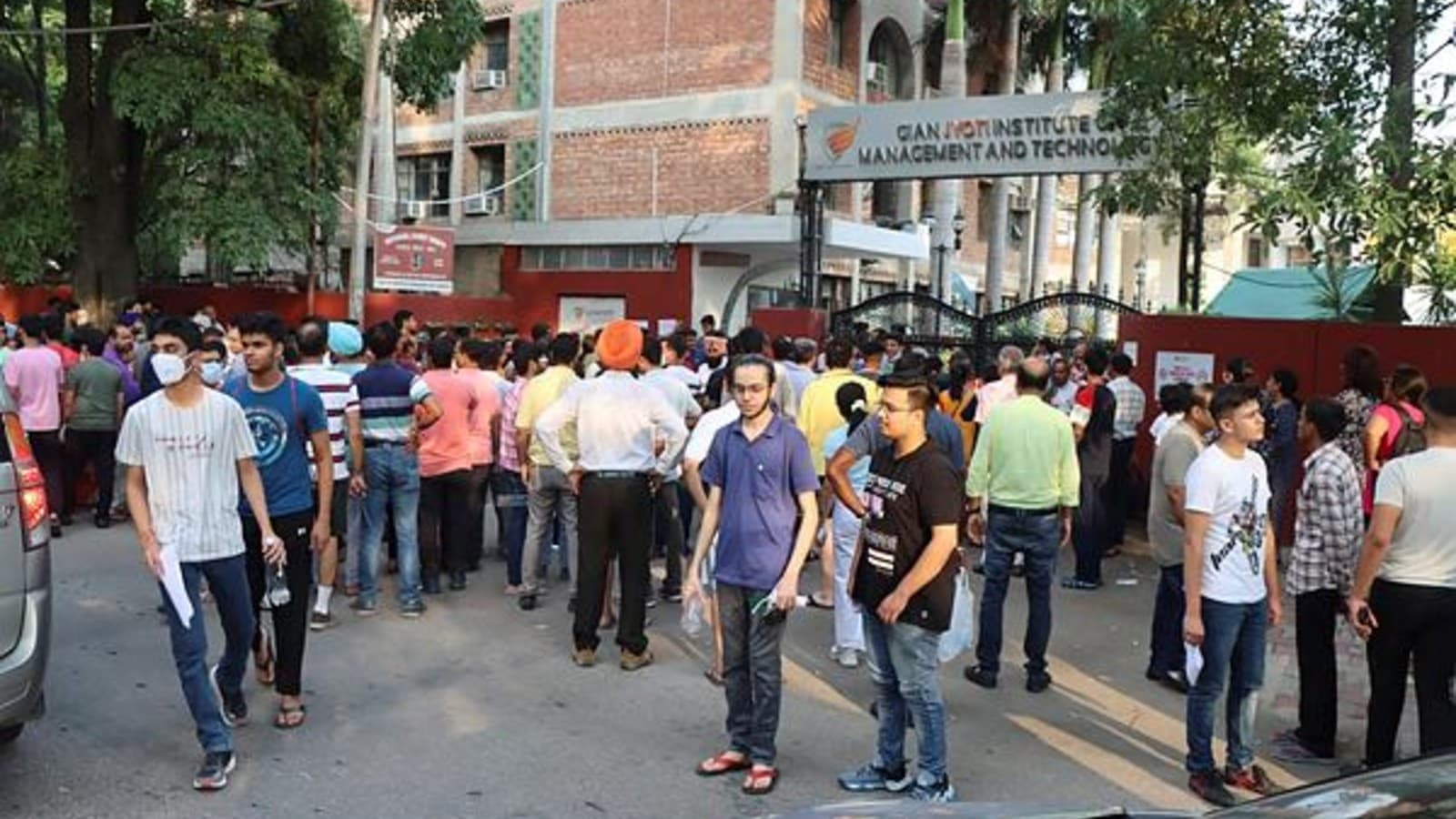 SSC exam cancelled in a few Uttar Pradesh centres over ‘technical disruptions’