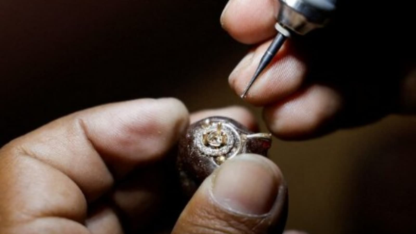 Jewellery-backed loans soar 70%, lead NBFC retail credit growth