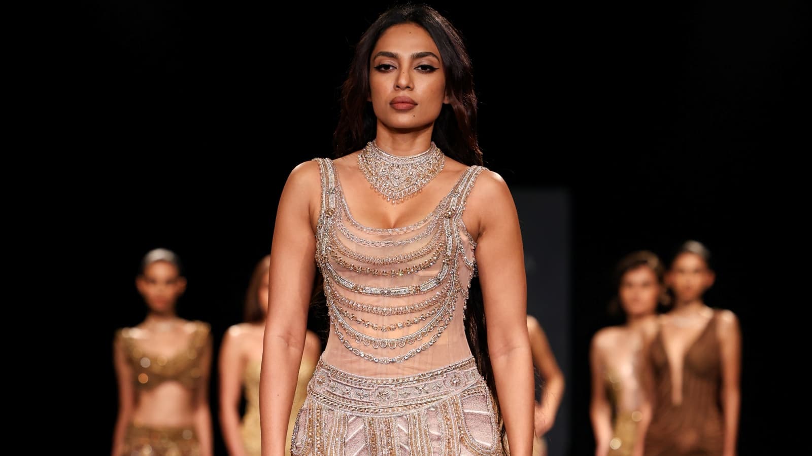 Sobhita Dhulipala transforms into a ‘Devi’ as she closes Rahul Mishra’s ICW 2026 show