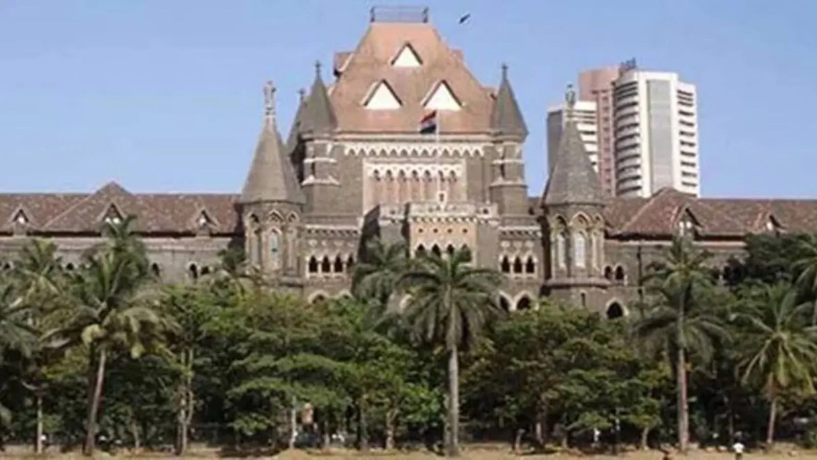 Citizens should be comfortable entering police stations, not shiver: Bombay HC refuses to recall cost on Palghar cop