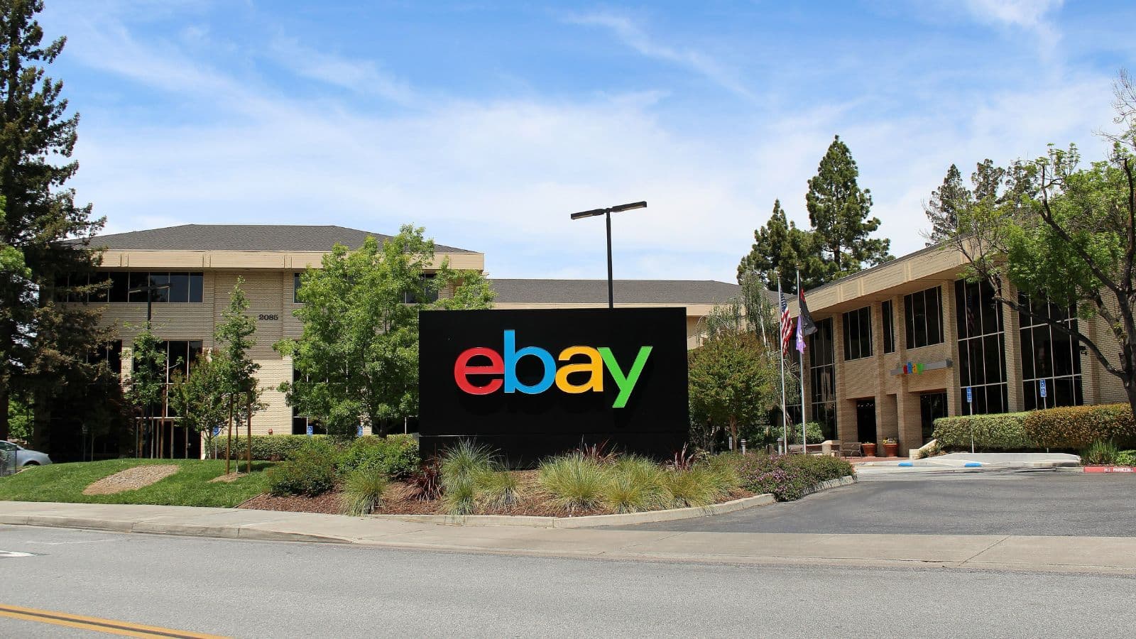 eBay to pay $55.7M to couple terrorised with cockroaches and pig mask: Report