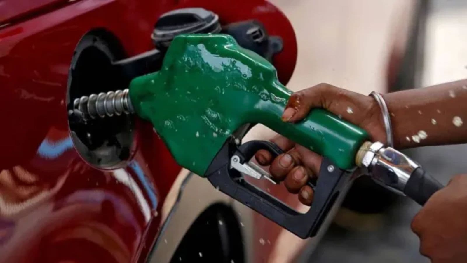 ‘No vehicle insurance, no fuel: Supreme Court asks Centre to launch pilot project