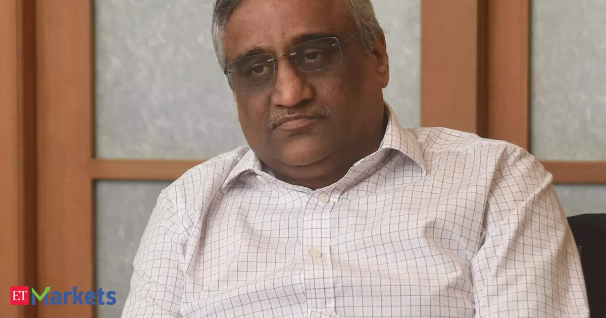 Kishore & Rakesh Biyani fined for Future Retail disclosure lapses