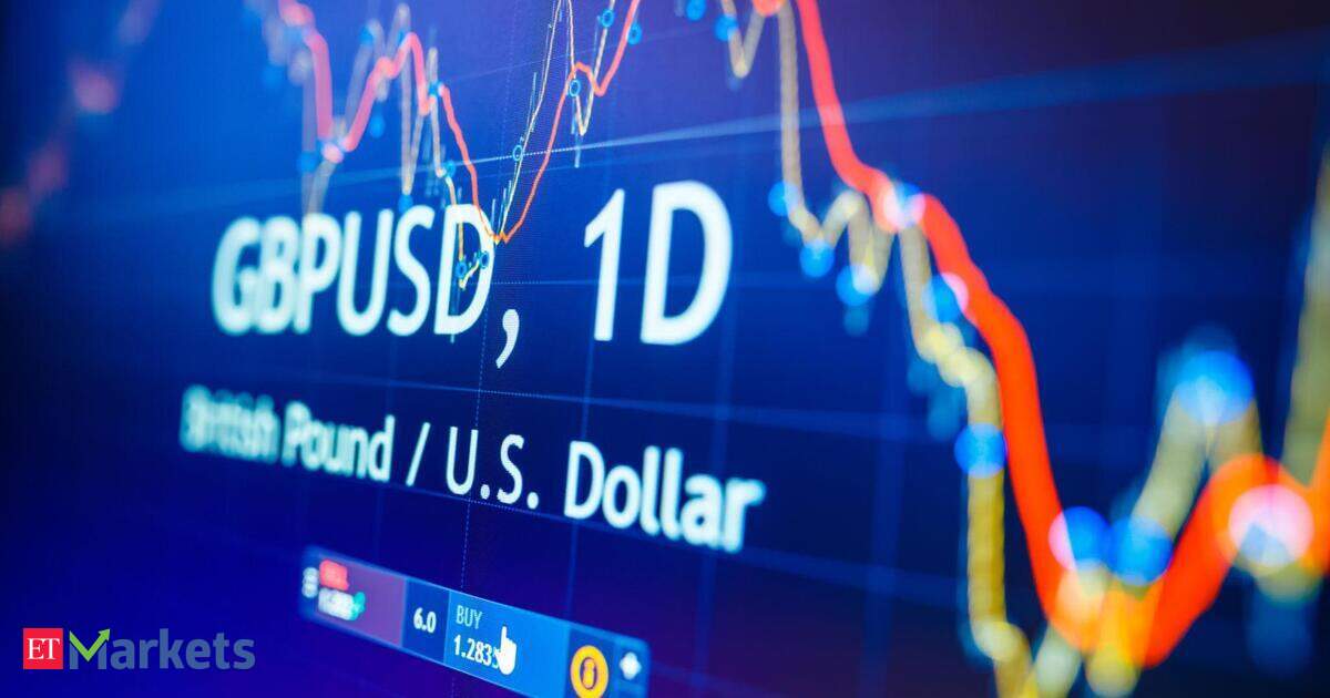 Dollar firms as cracks emerge in peace deal, pound dips on Starmer uncertainty