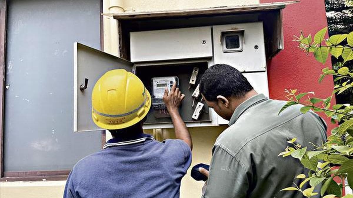 Server issues, shortage of meter readers delay Gruha Jyothi verification in Karnataka