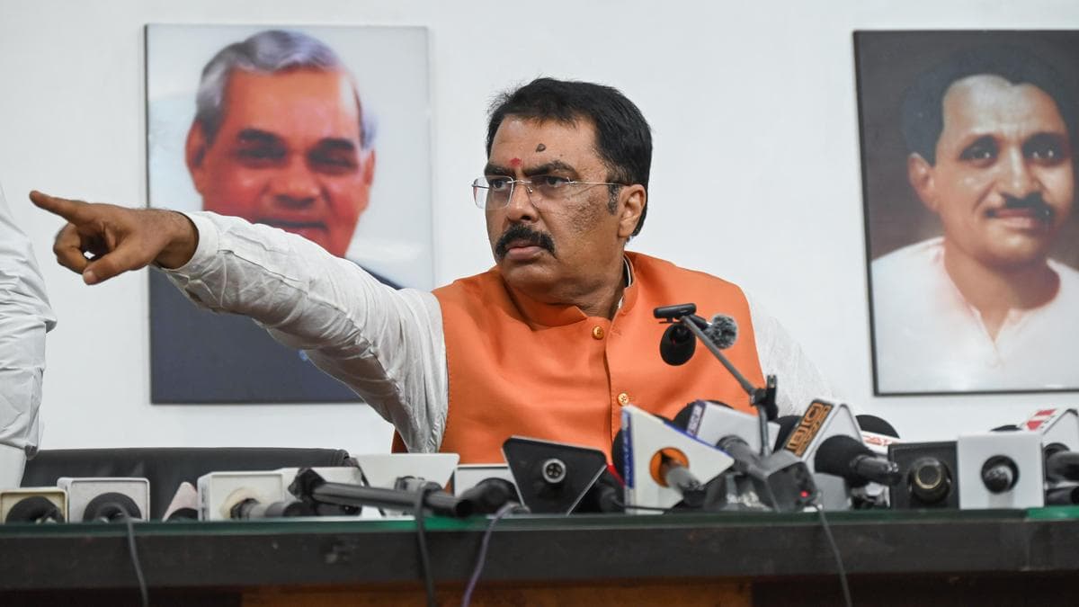 ‘Operation Tiger’ triggers panic in Sena (UBT) as six MPs skip emergency Delhi meet