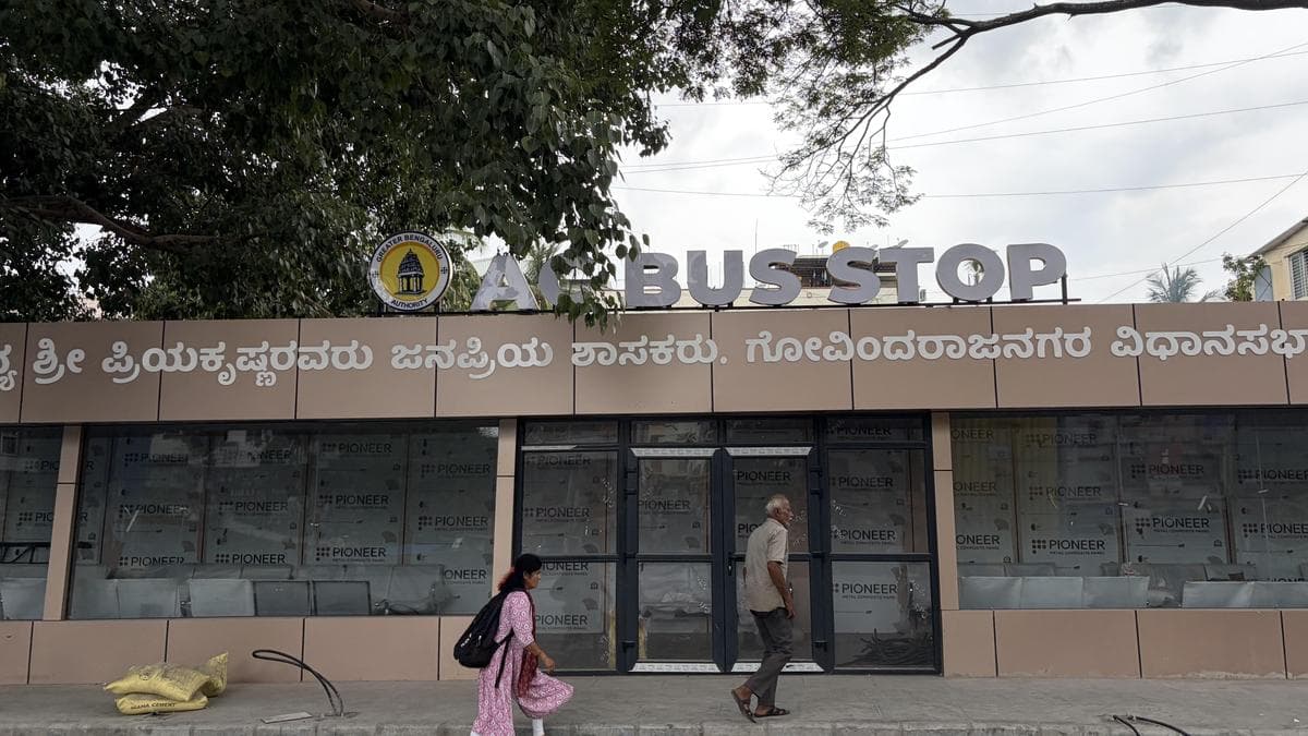 Vijayanagar acquires air-conditioned bus stop, but commuters ask if that is priority