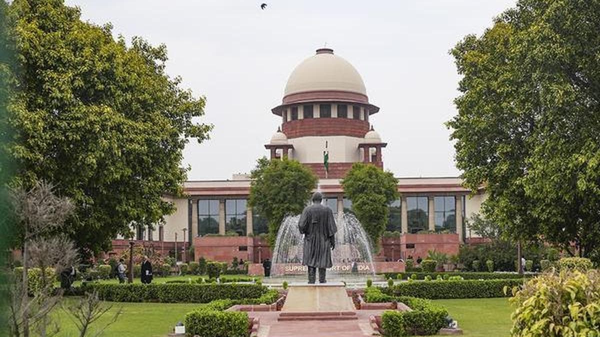 Indian court tells Apple to 'cooperate' in antitrust case