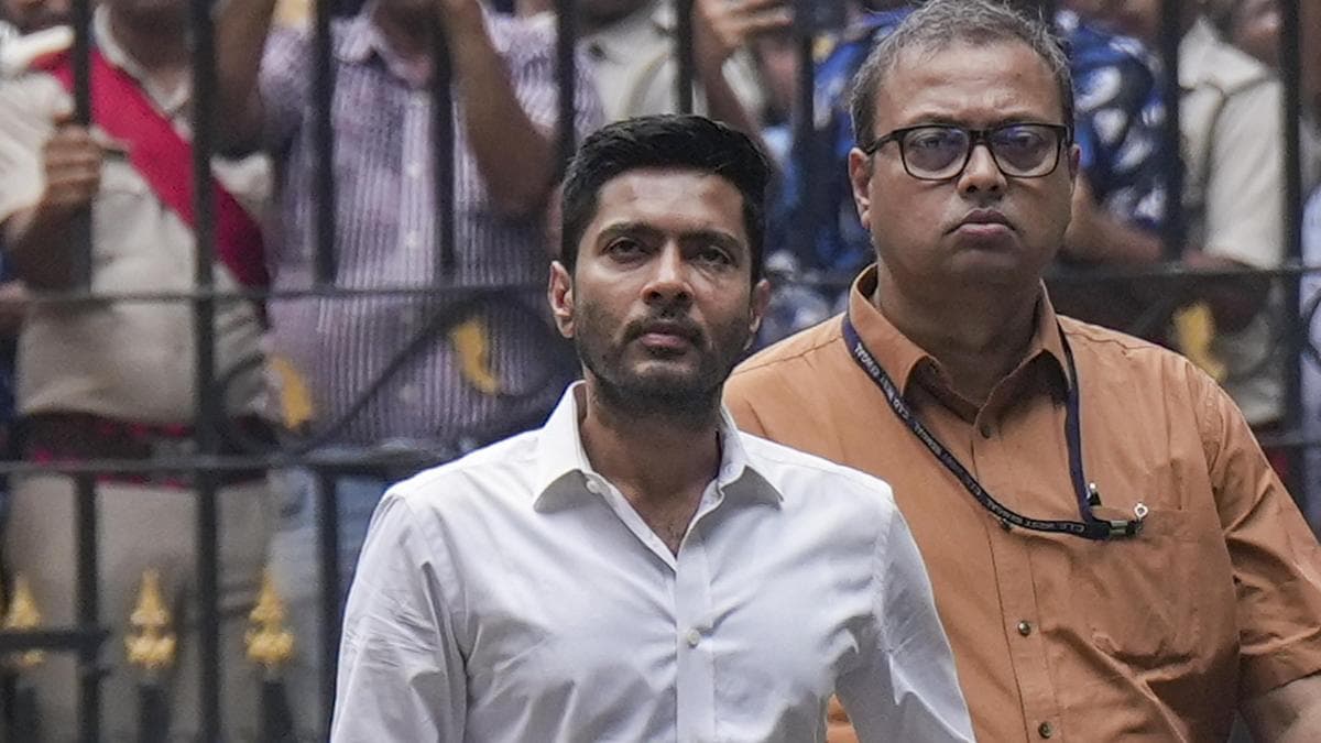 Defamation case: HC lifts stay on arrest warrant against TMC MP Abhishek Banerjee