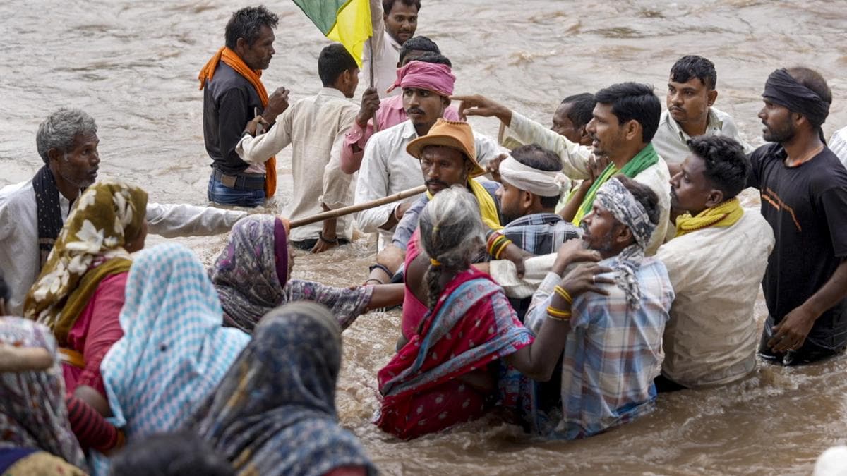 Why are there protests over the Ken-Betwa project?