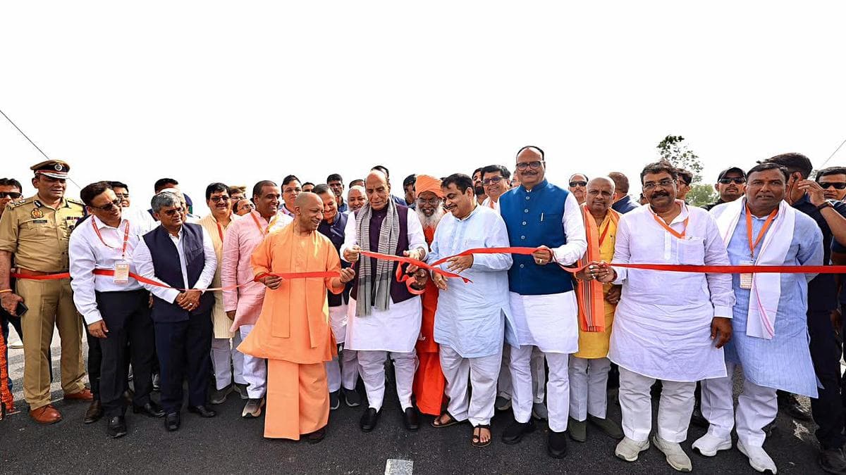 Union Ministers Rajnath, Gadkari inaugurate Lucknow-Kanpur Expressway