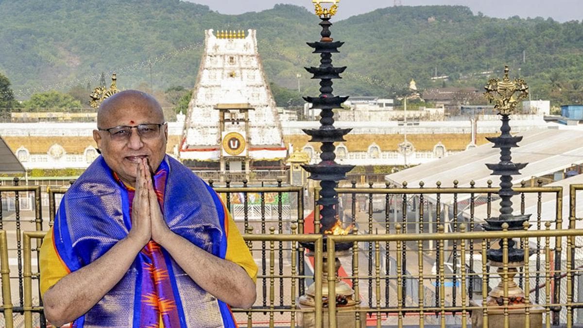Leaders greet V-P Radhakrishnan on birthday