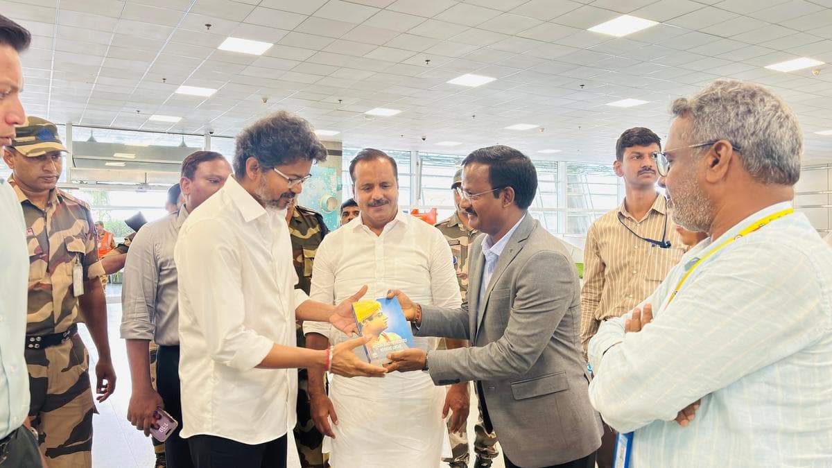 KKRTC launches city bus service to Kalaburagi airport