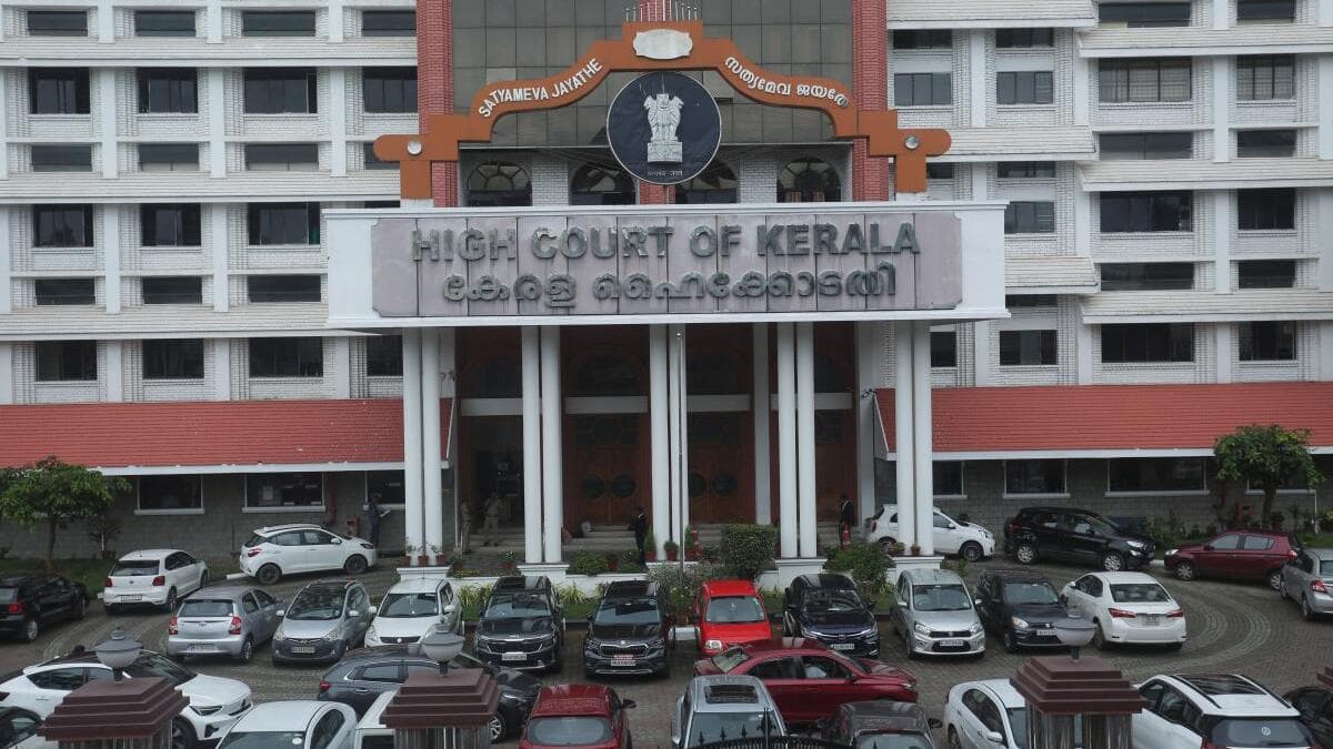 Kerala HC directs transparency in selection of Sabarimala, Malikappuram Melsanthis