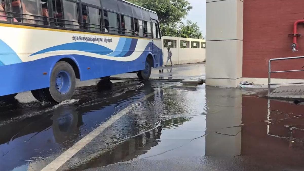 Stagnant sewage at bus terminus in Tiruvannamalai irks commuters