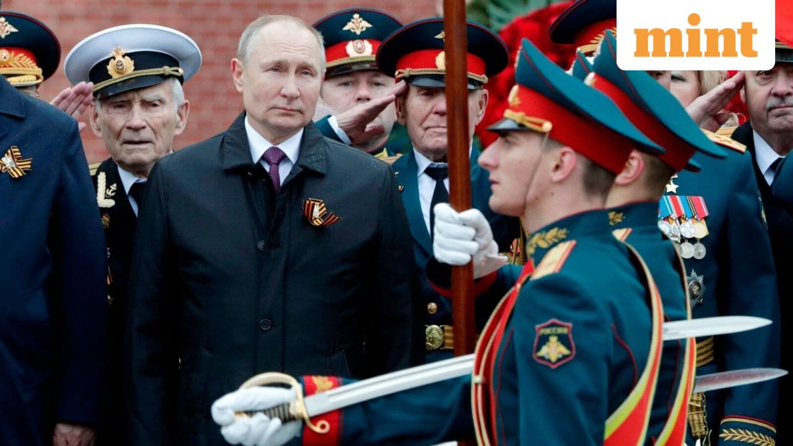 Russia's elites and public are turning on Putin, ex-Kremlin insider warns