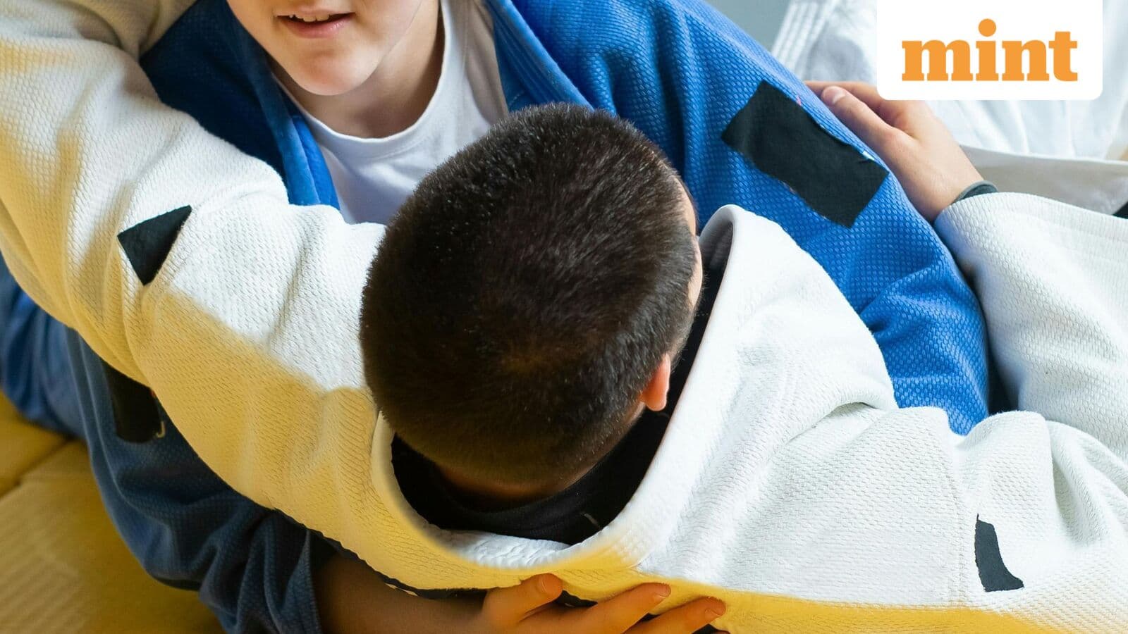 Groom vs Bride: Couples wrestle at wedding to settle who’ll do household chores; loser says, ‘Of course, I had to lose’