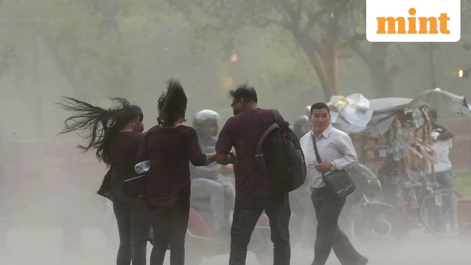 Delhi-NCR hit by massive dust storm, orange alert sounded