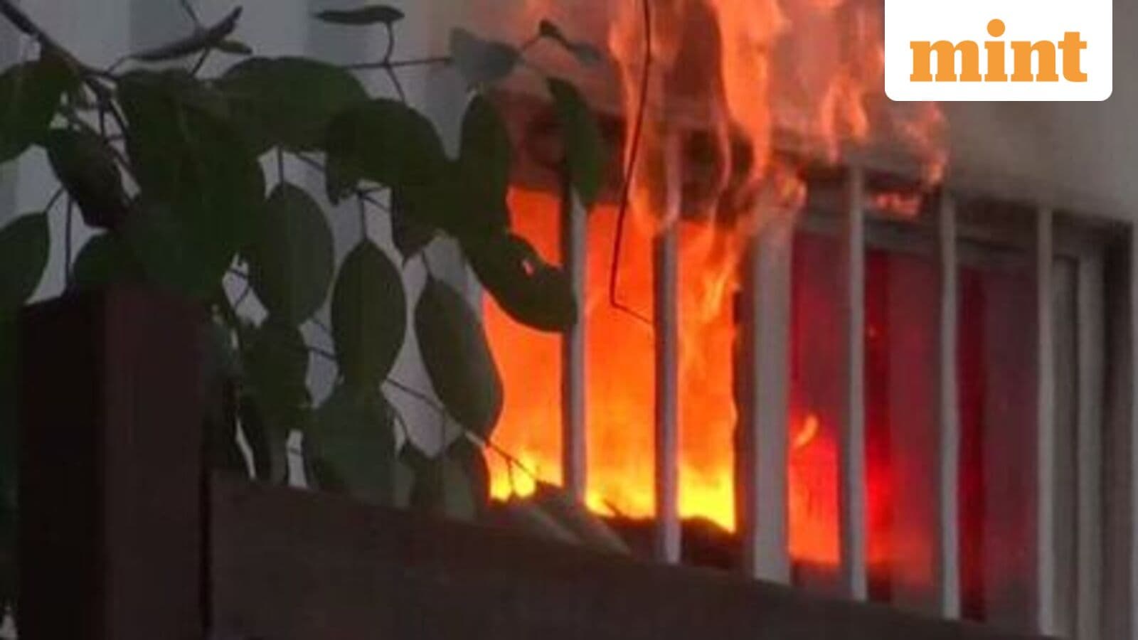 Massive fire breaks out in slums near Delhi’s Udyog Bhawan